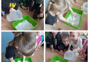 Kolaż zdjęć dzieci wlewających wodę do miski oraz wyrabiających masę