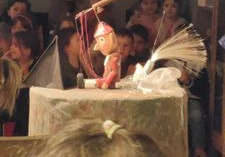 Zdjęcie przedstawia marionetkę sycylijską Pinokio