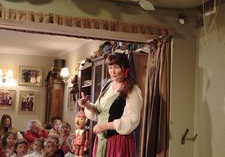 Aktorka opowiada o marionetce sycylijskiej