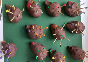 Jeżyki z plasteliny