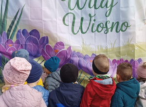 Dekoracja z napisem "Witaj wiosno"